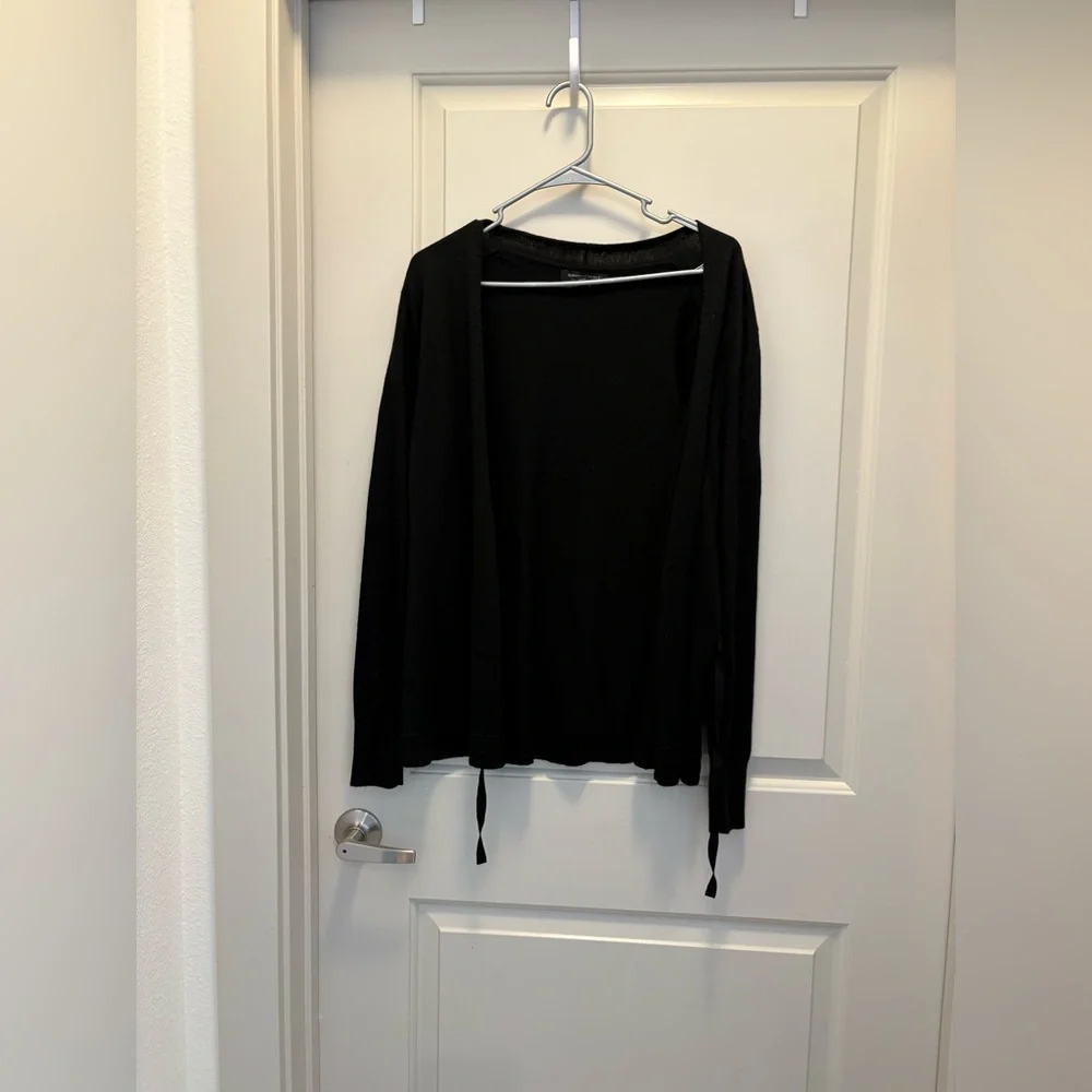 Banana Republic Black Wrap Cardigan 100% merino wool size L - Picture 2 of 4